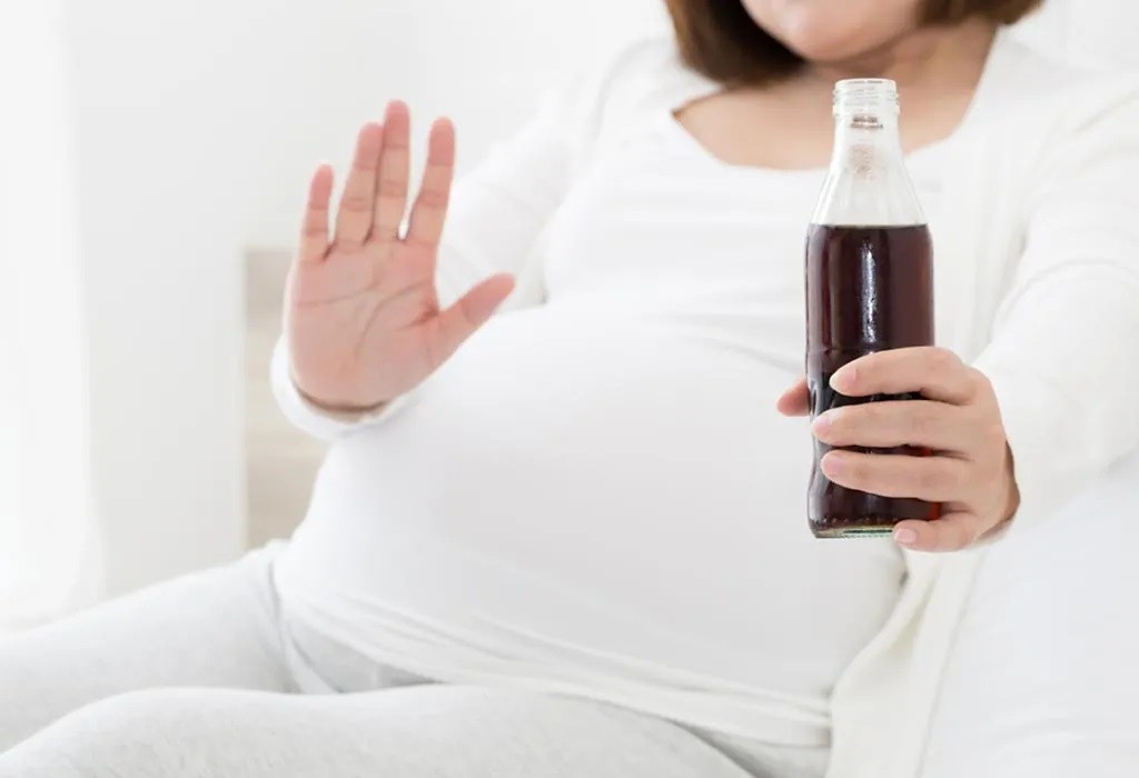 Bahaya Minum Soda Saat Hamil, Gangguan Perkembangan Otak Hingga Obesitas Pada Bayi