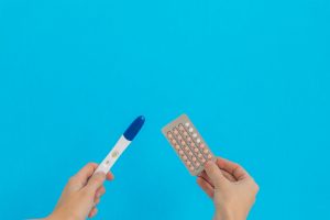 Pil KB: Manfaat, Cara Kerja, Serta Efek Samping yang Wajib Diketahui