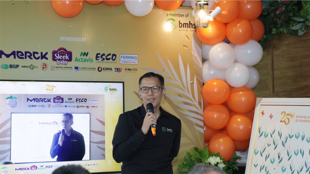 dr. Ivan Sp.OG memberikan kata sambutan dalam acara perayaan HUT Morula IVF Indonesia ke 25