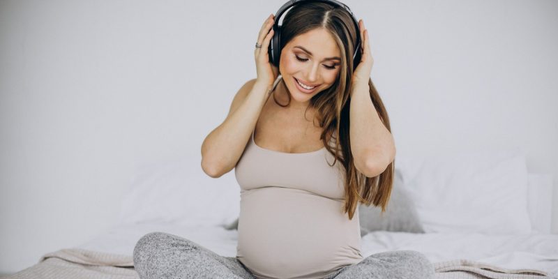 Manfaat Mendengarkan Musik bagi Ibu Hamil dan Janin 1 Manfaat Mendengarkan Musik bagi Ibu Hamil dan Janin
