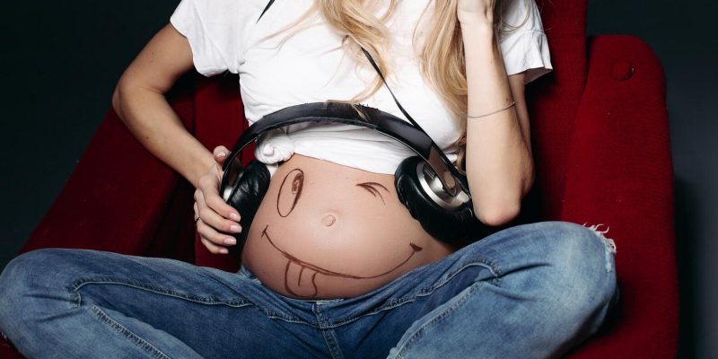 Manfaat Mendengarkan Musik bagi Ibu Hamil dan Janin 2 Manfaat Mendengarkan Musik bagi Ibu Hamil dan Janin