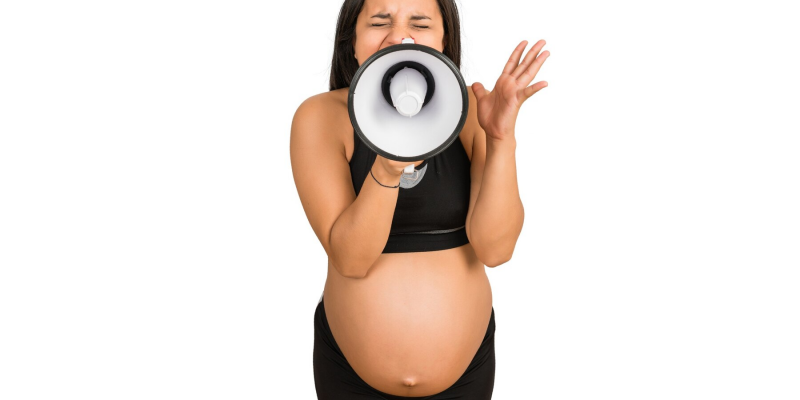 Penyebab Suara Berubah Saat Hamil, Apa yang Perlu Moms Ketahui?