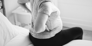 7 Cara Mengatasi Sakit Tulang Ekor Saat Hamil