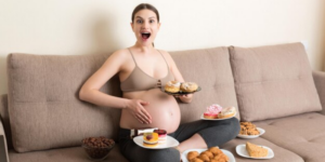 Ibu Sering Lapar Saat Hamil? Ini Penyebabnya!