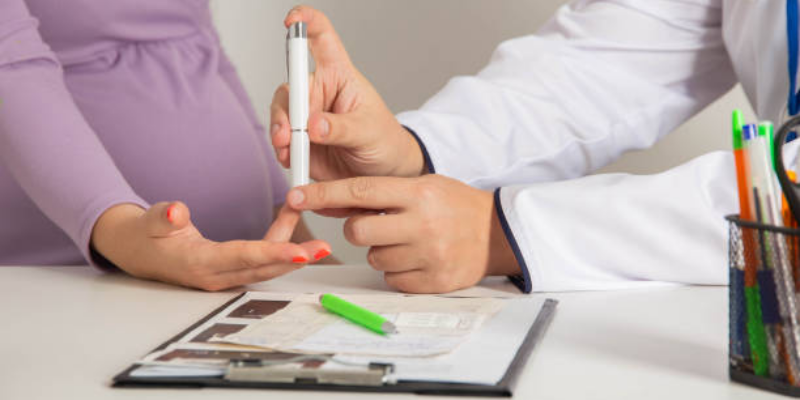 Segudang Manfaat Tes Darah Selama Kehamilan