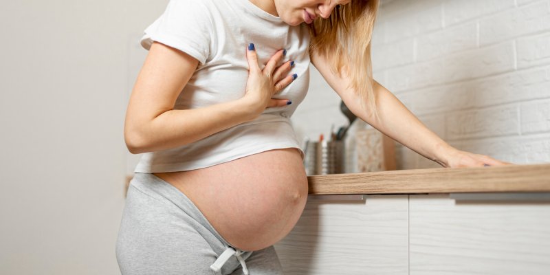 PEB (Preeklamsia Berat): Gejala, Penyebab, Diagnosis, dan Penanganannya