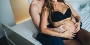 Berhubungan Seks Saat Hamil Menyebabkan Keguguran? Ini Faktanya!