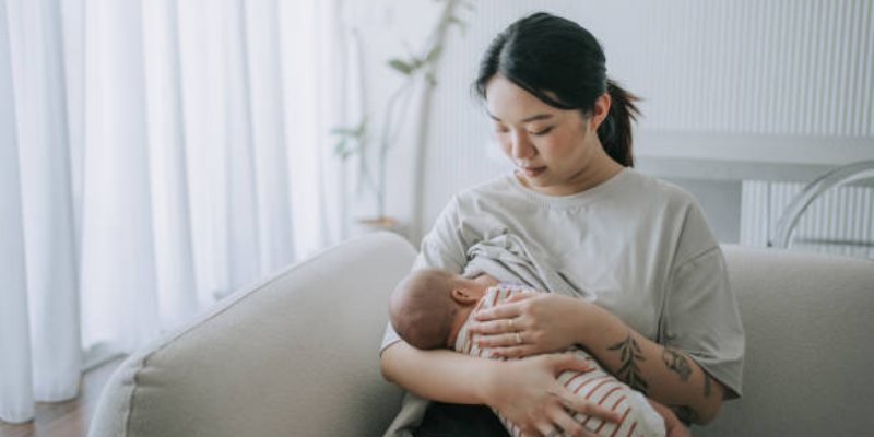 Inilah 5 Posisi Menyusui yang Nyaman untuk Ibu