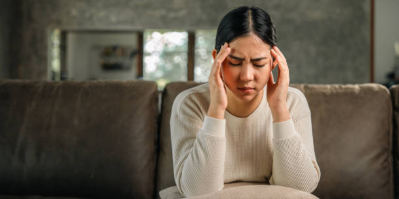 Kenali Penyebab dan Cara Atasi Sakit Kepala Saat Haid