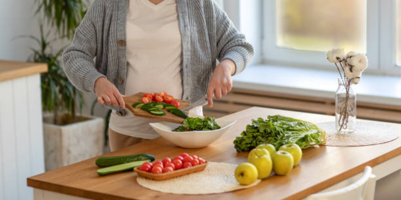 Bolehkah Ibu Hamil Makan Sayur Mentah?