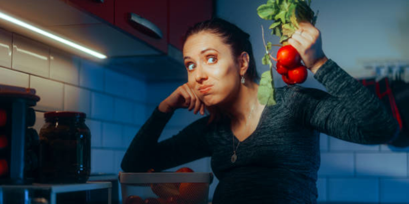 Bolehkah Ibu Hamil Makan Sayur Mentah?