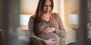 Cara Efektif Mengatasi Rasa Takut Melahirkan