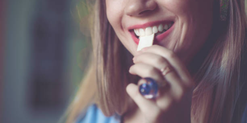 Amankah Mengunyah Permen Karet saat Hamil?