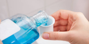 Amankah Berkumur dengan Obat Kumur Saat Hamil?