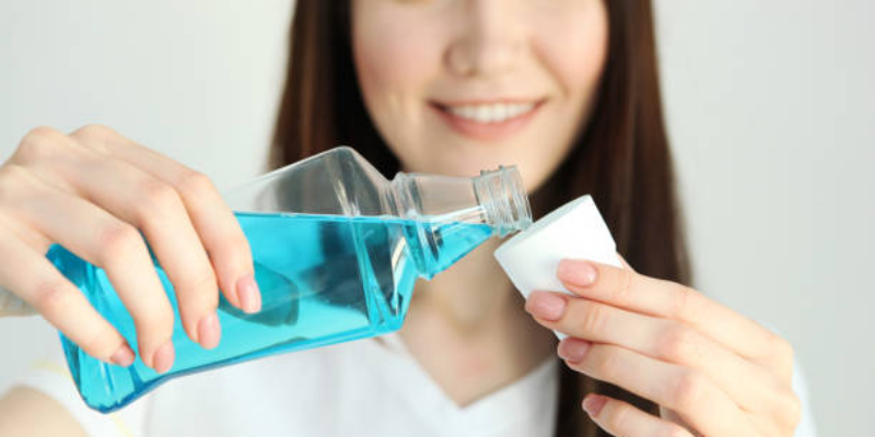 Amankah Berkumur dengan Obat Kumur Saat Hamil?