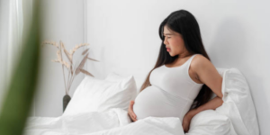 Penyebab Sakit Perut Saat Hamil dan Cara Mengatasinya