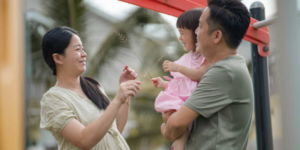 Amankah Menggendong Anak Saat Hamil?